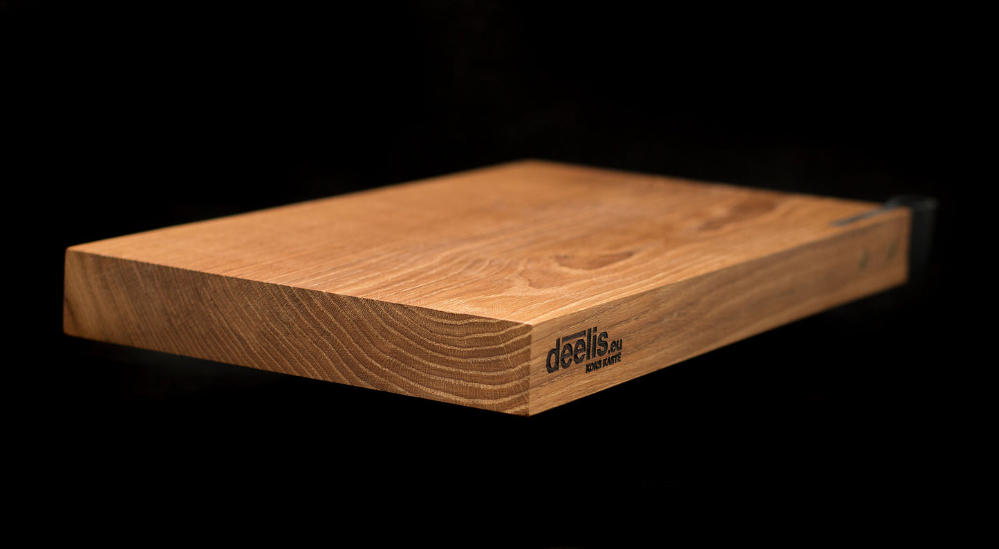 Ozolkoka dēlis ar ādas rokturi iekšpusē