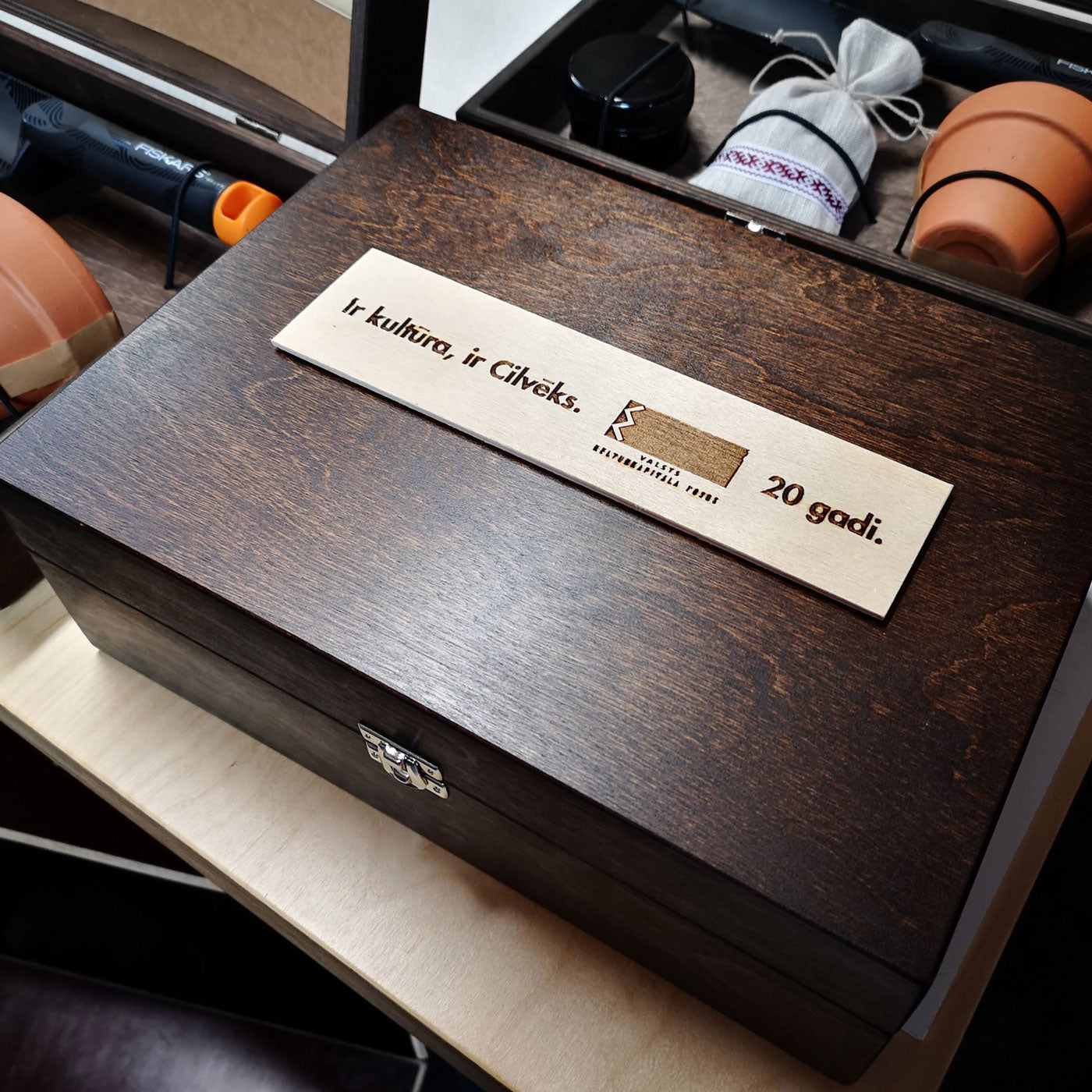 Lielā dāvanu kaste - koku stādīšanas komplekts