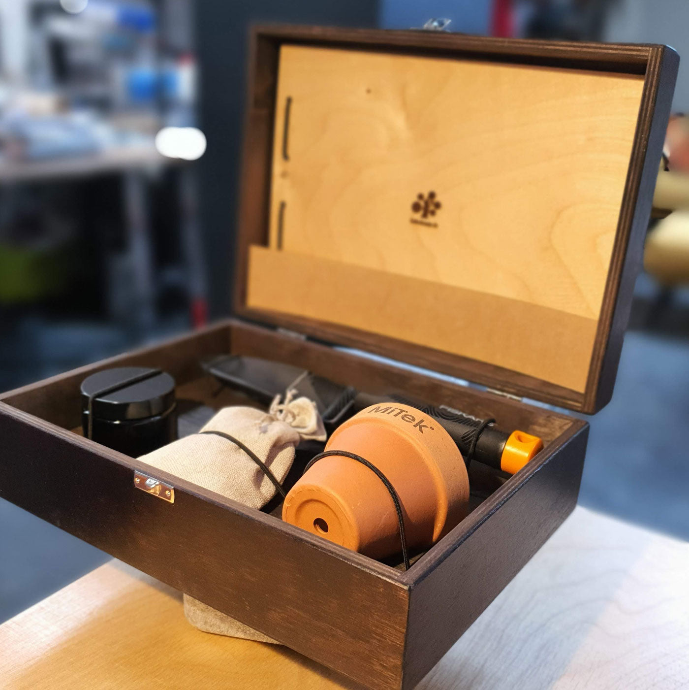 Lielā dāvanu kaste - koku stādīšanas komplekts